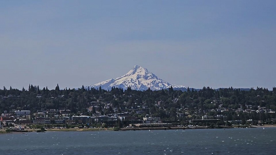 Cleaning service Hood River Oregon